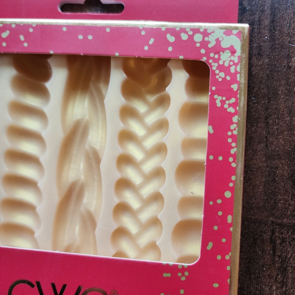 Pie Crust Mold - Picture 5 of 10